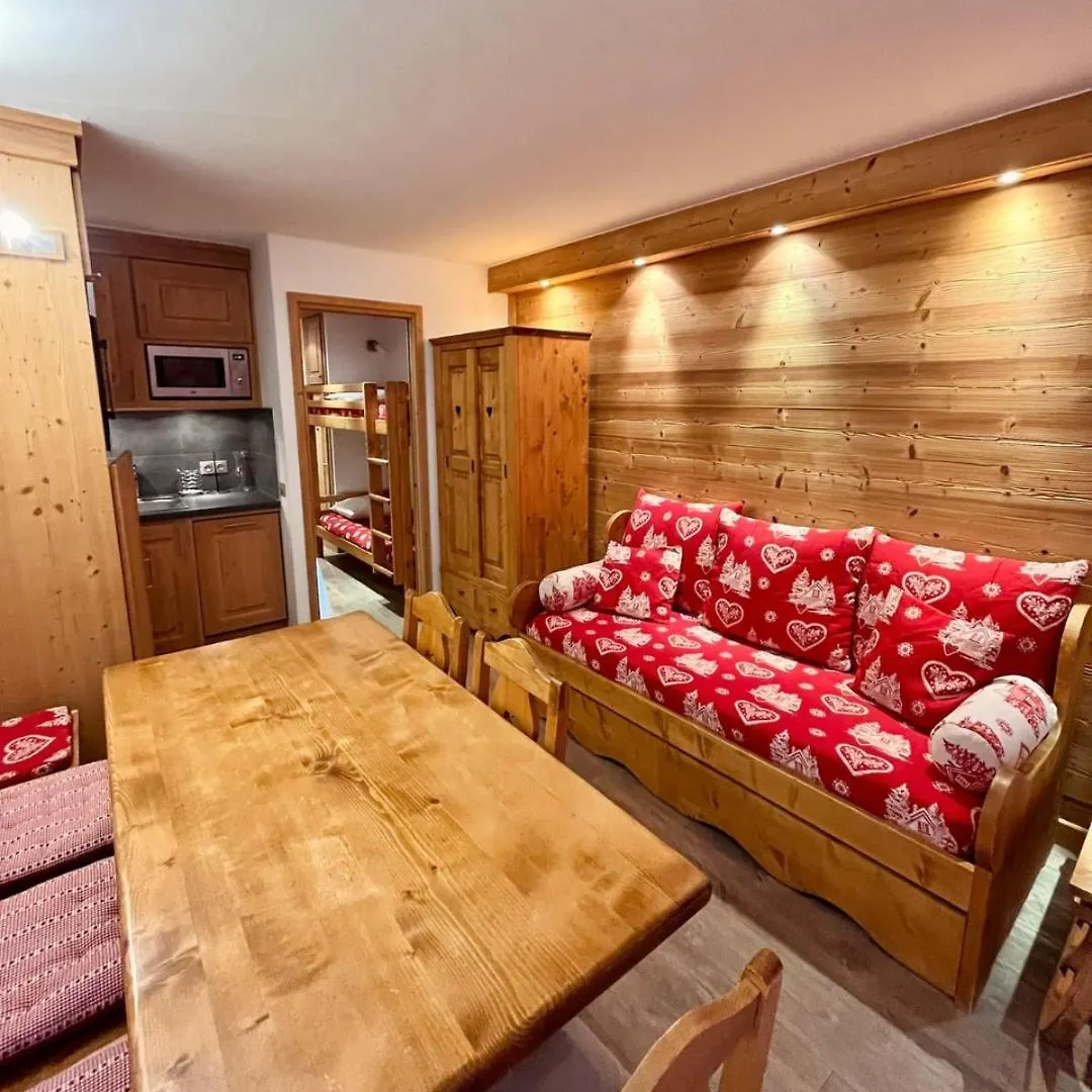 Residence Alpinea - Appartement 4-5 Personnes - Ski Aux Pieds Meribel Apartment