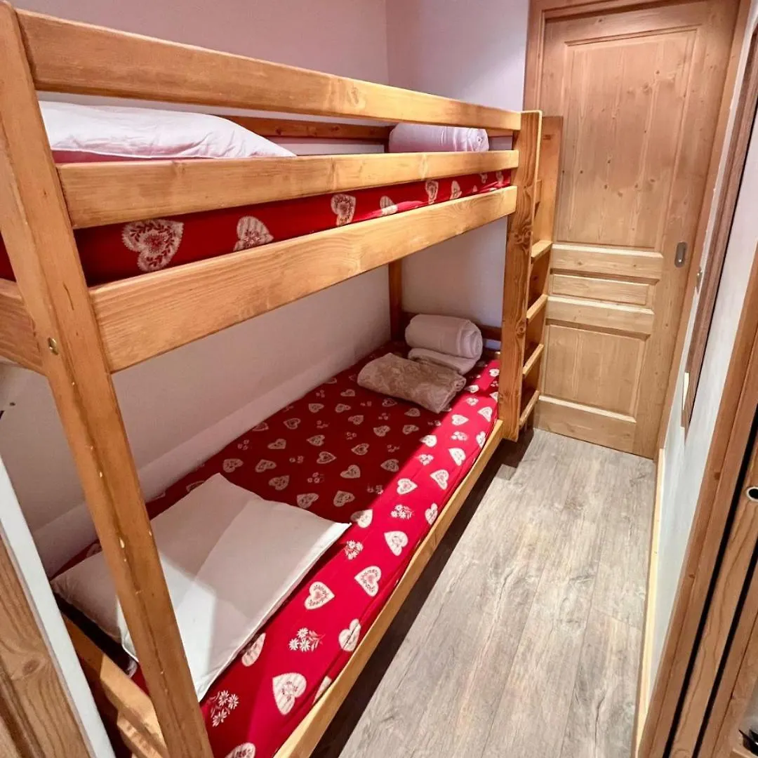 Residence Alpinea - Appartement 4-5 Personnes - Ski Aux Pieds Meribel