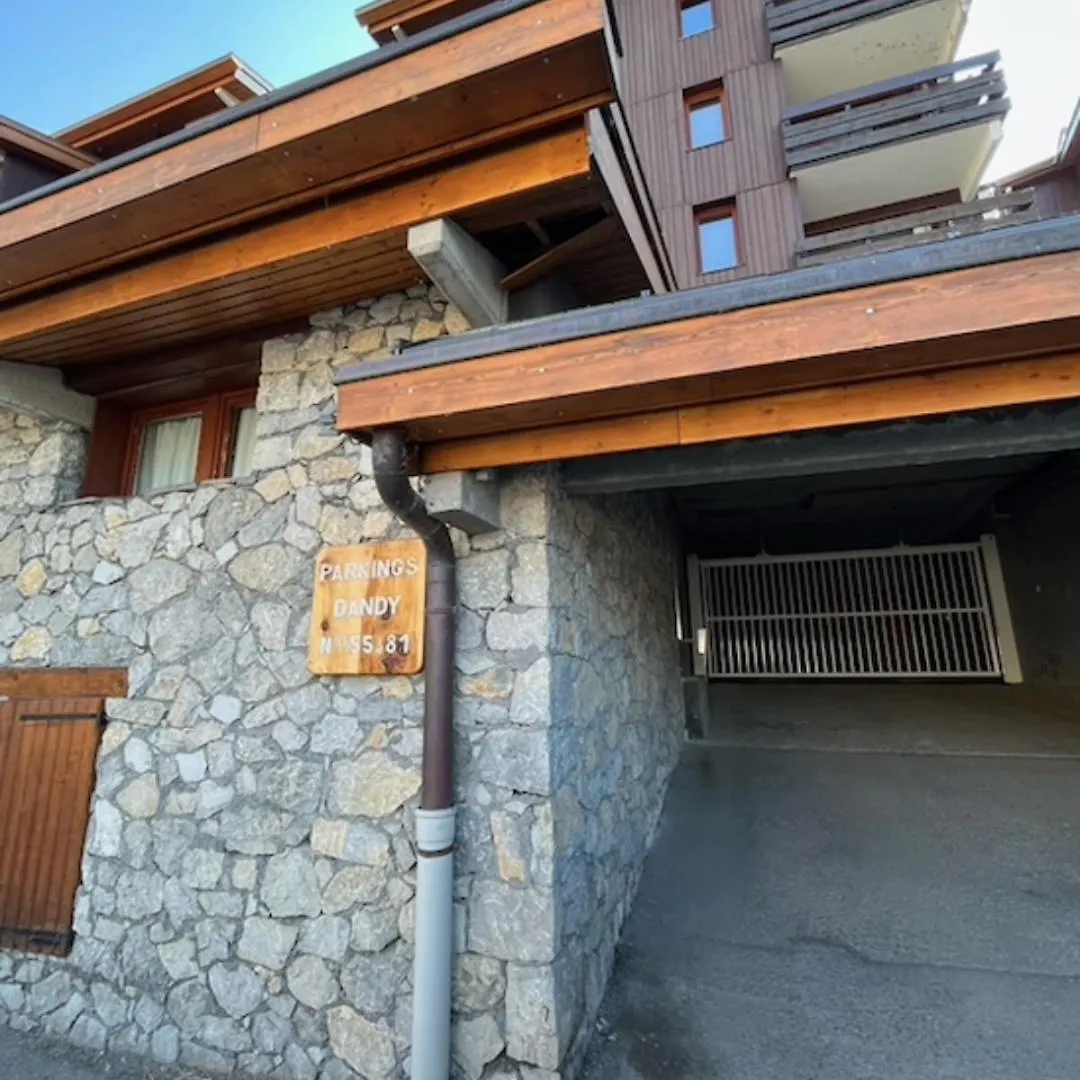 Residence Alpinea - Appartement 4-5 Personnes - Ski Aux Pieds Meribel